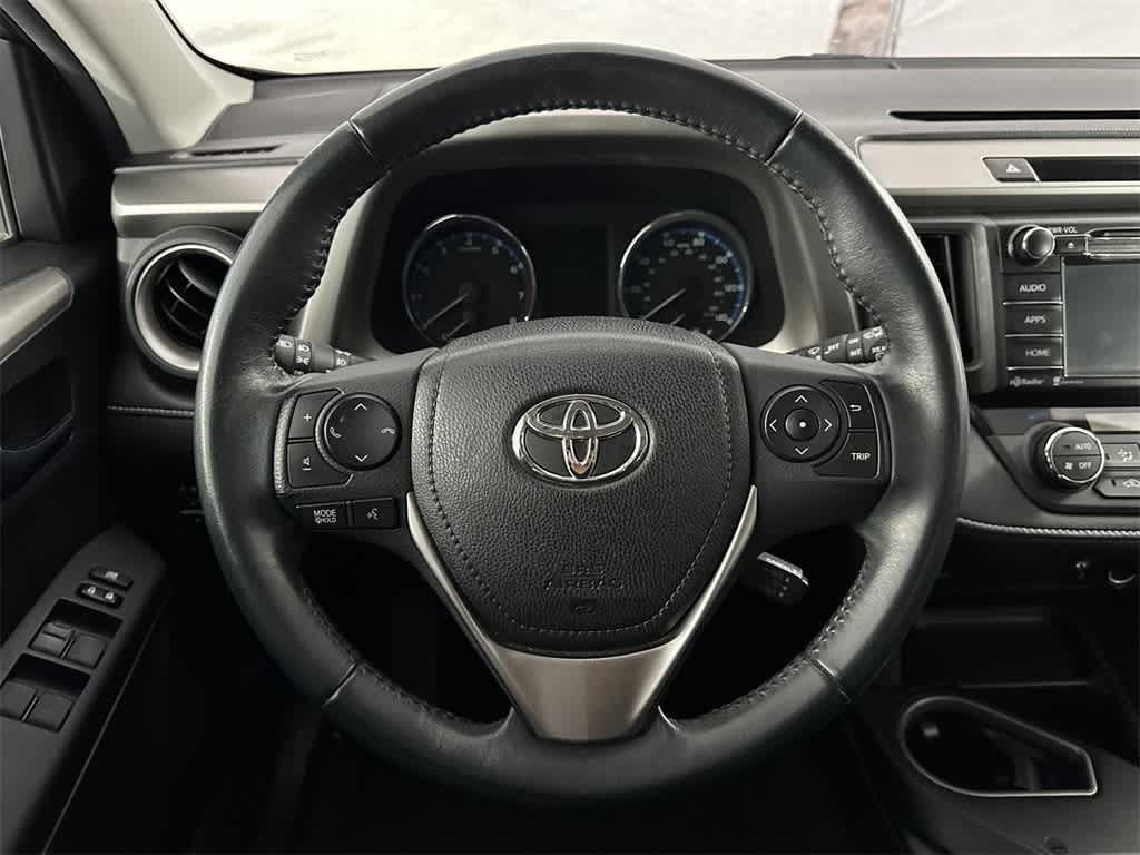 2016 Toyota RAV4 XLE 15