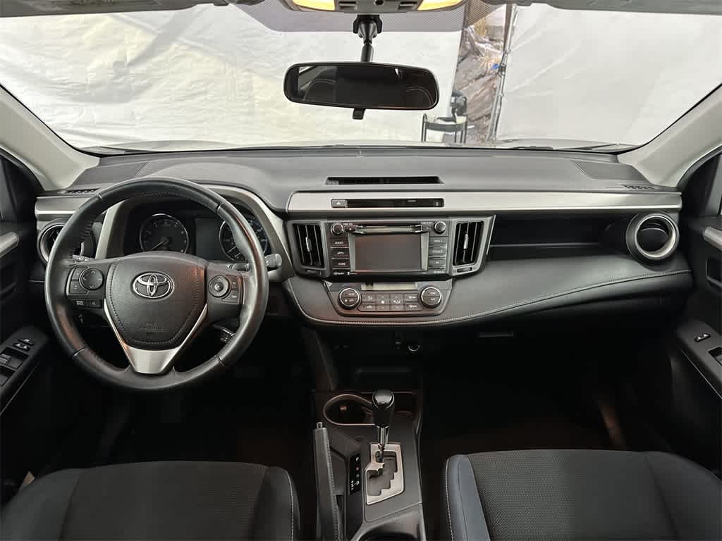 2016 Toyota RAV4 XLE 10