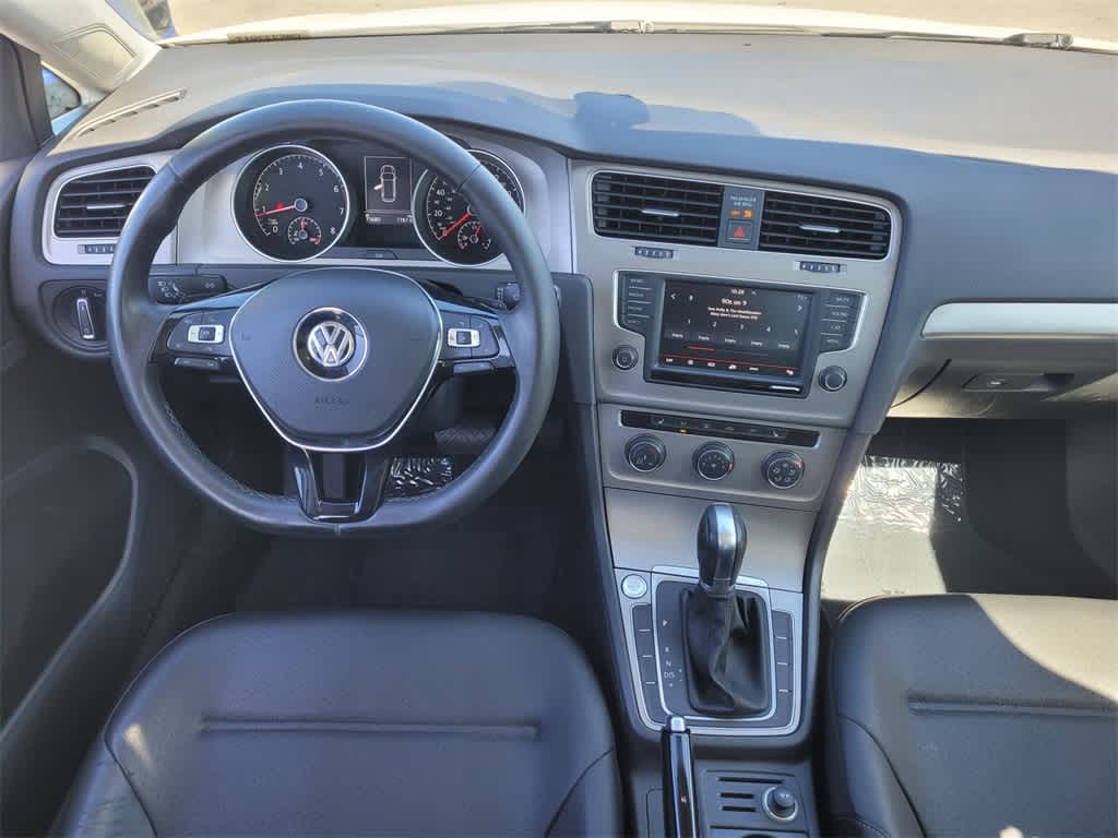 2016 Volkswagen Golf SportWagen TSI Limited Edition 10