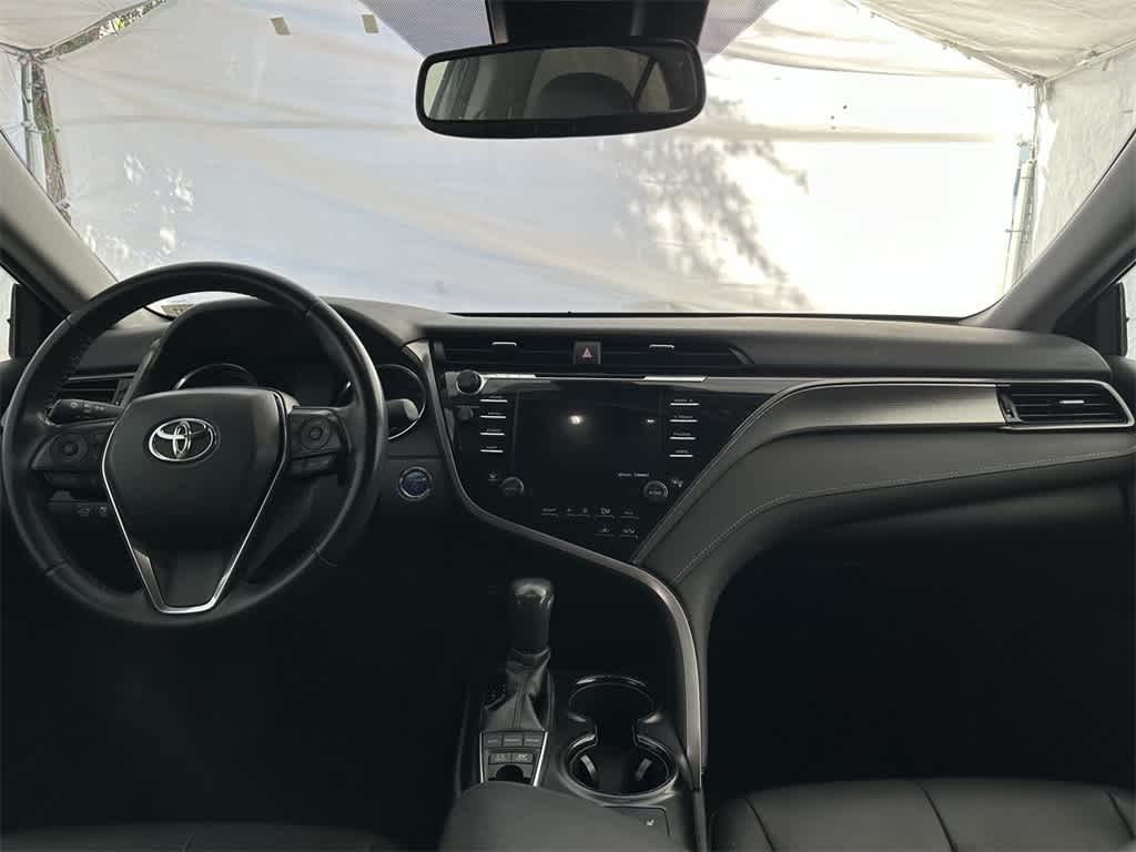 2019 Toyota Camry Hybrid SE 10