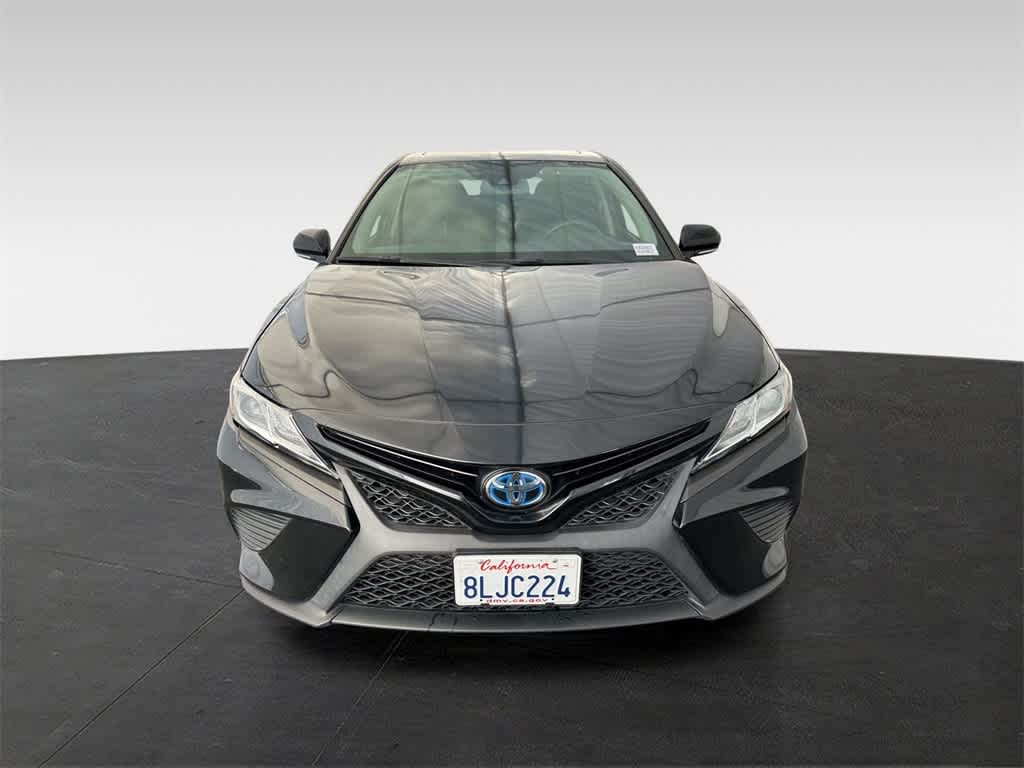 2019 Toyota Camry Hybrid SE 8