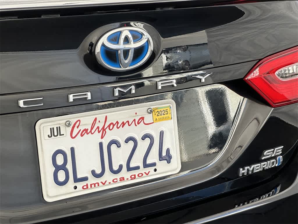 2019 Toyota Camry Hybrid SE 6