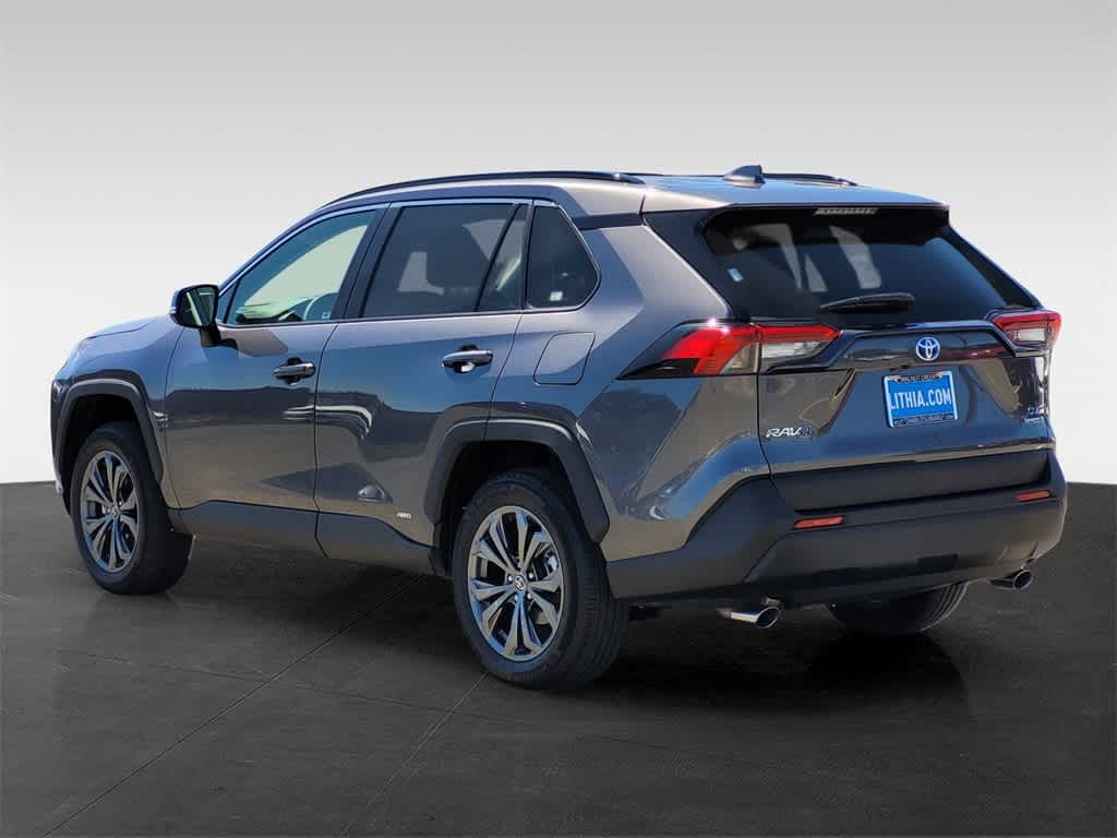 2022 Toyota RAV4 Hybrid XLE Premium 5