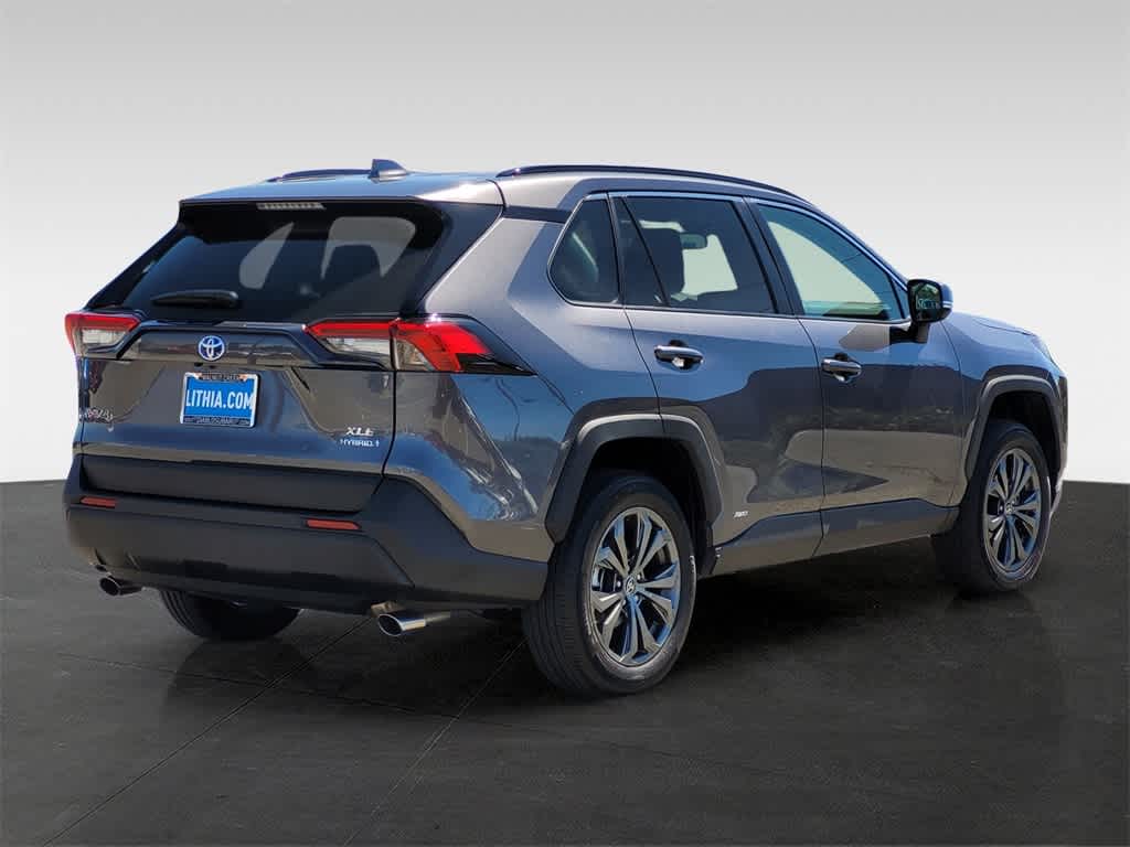 2022 Toyota RAV4 Hybrid XLE Premium 6