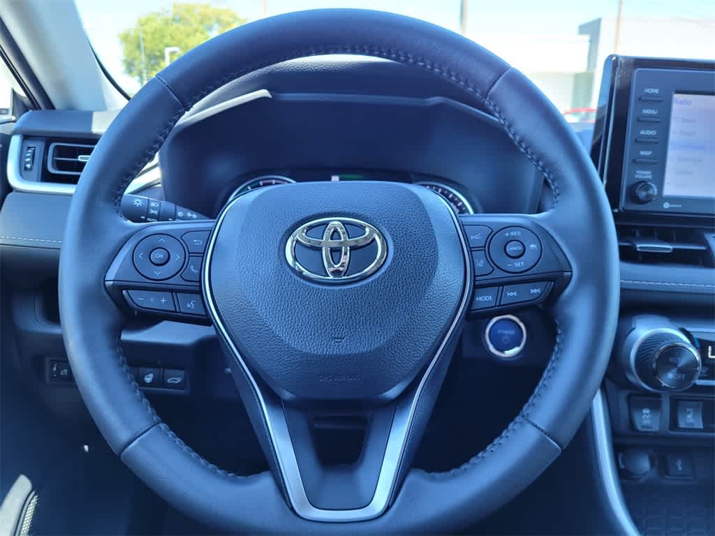 2022 Toyota RAV4 Hybrid XLE Premium 26