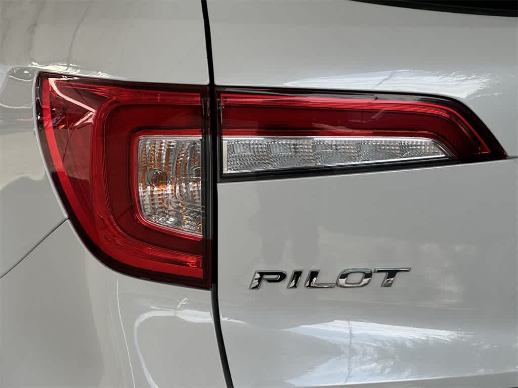 2022 Honda Pilot Touring 8-Passenger 7