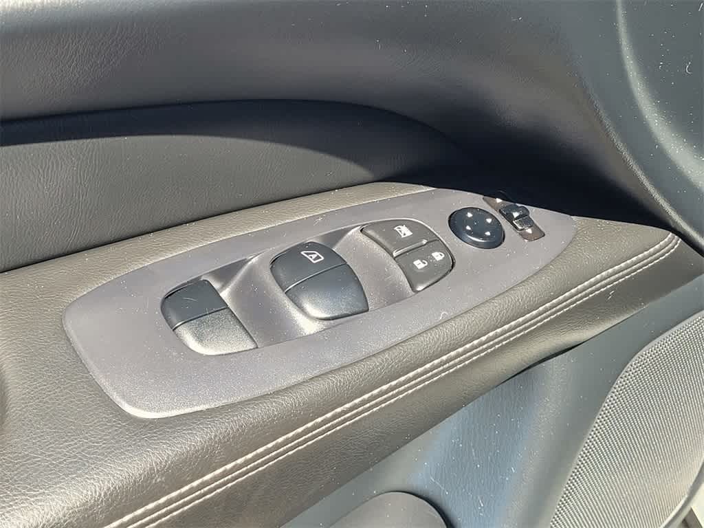 2019 Nissan Pathfinder S 17