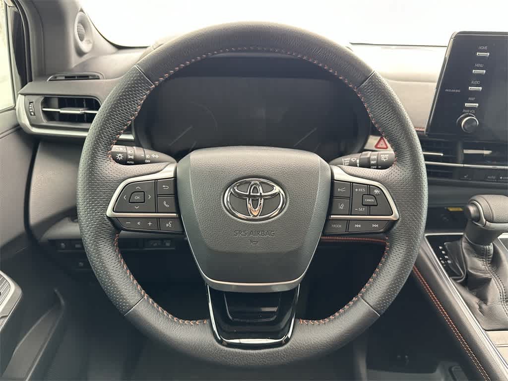2021 Toyota Sienna XSE 16