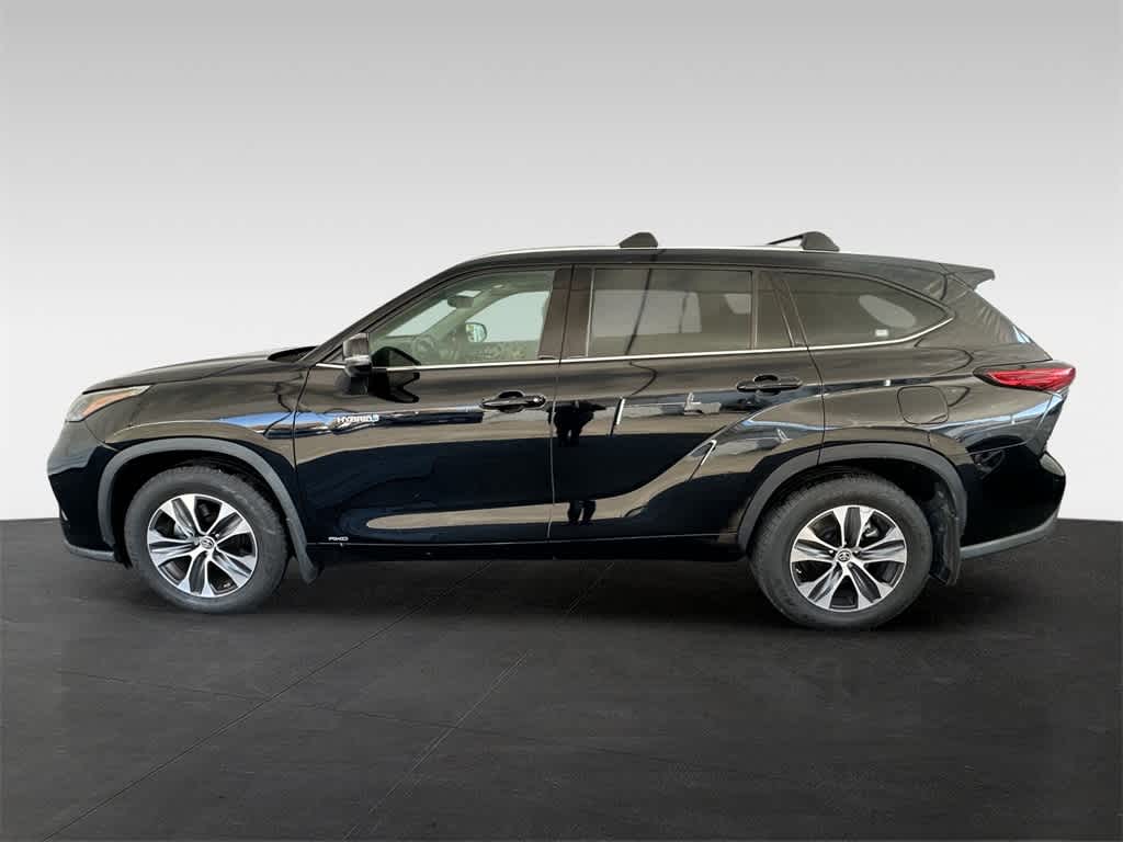 2020 Toyota Highlander Hybrid XLE 3