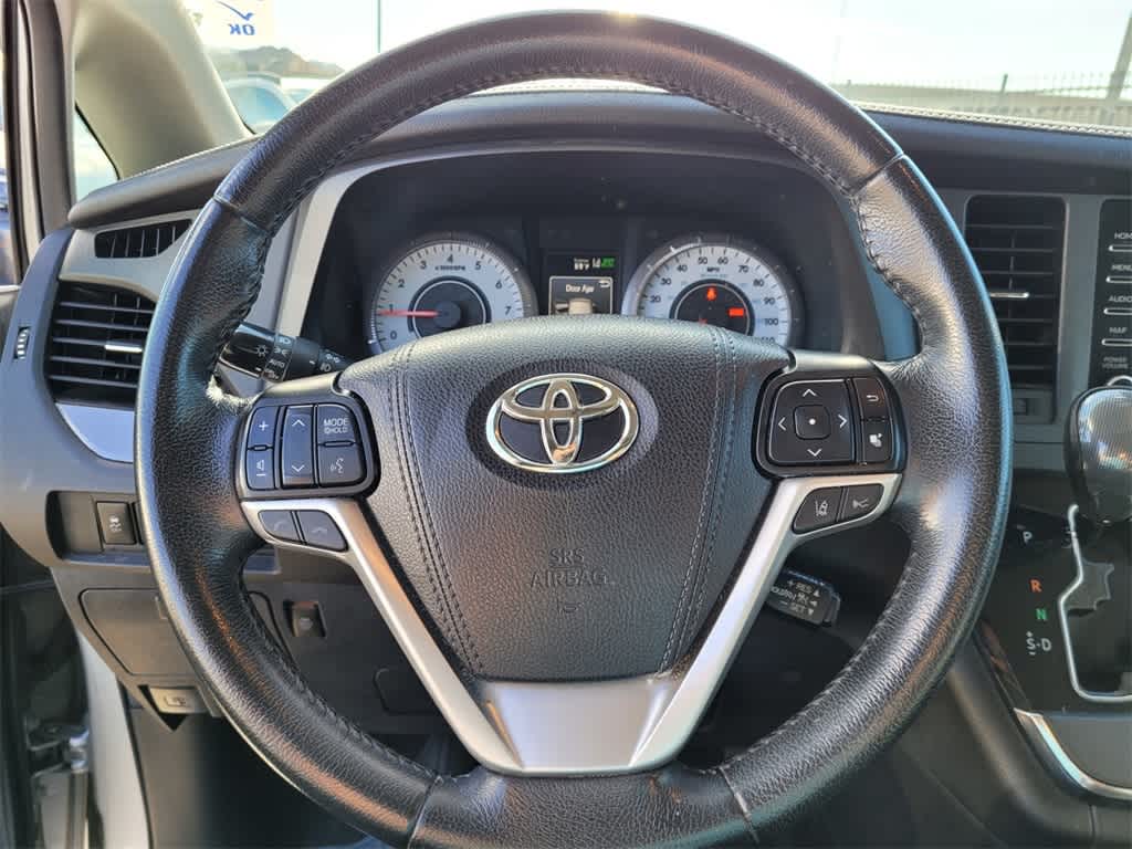 2019 Toyota Sienna SE Premium 25