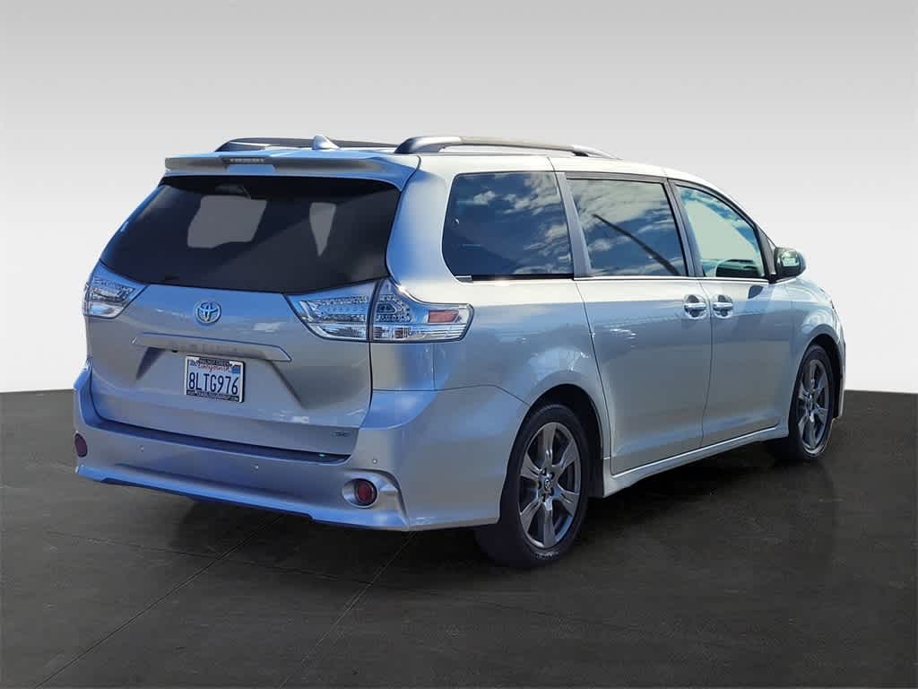 2019 Toyota Sienna SE Premium 6