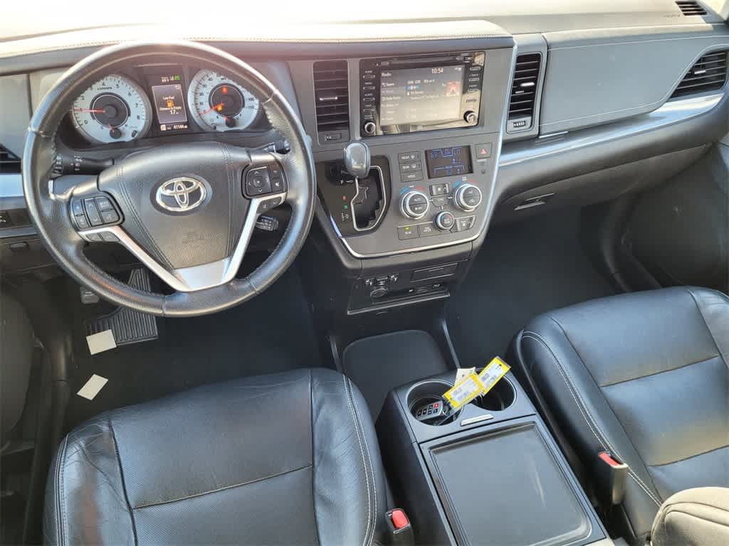 2019 Toyota Sienna SE Premium 9