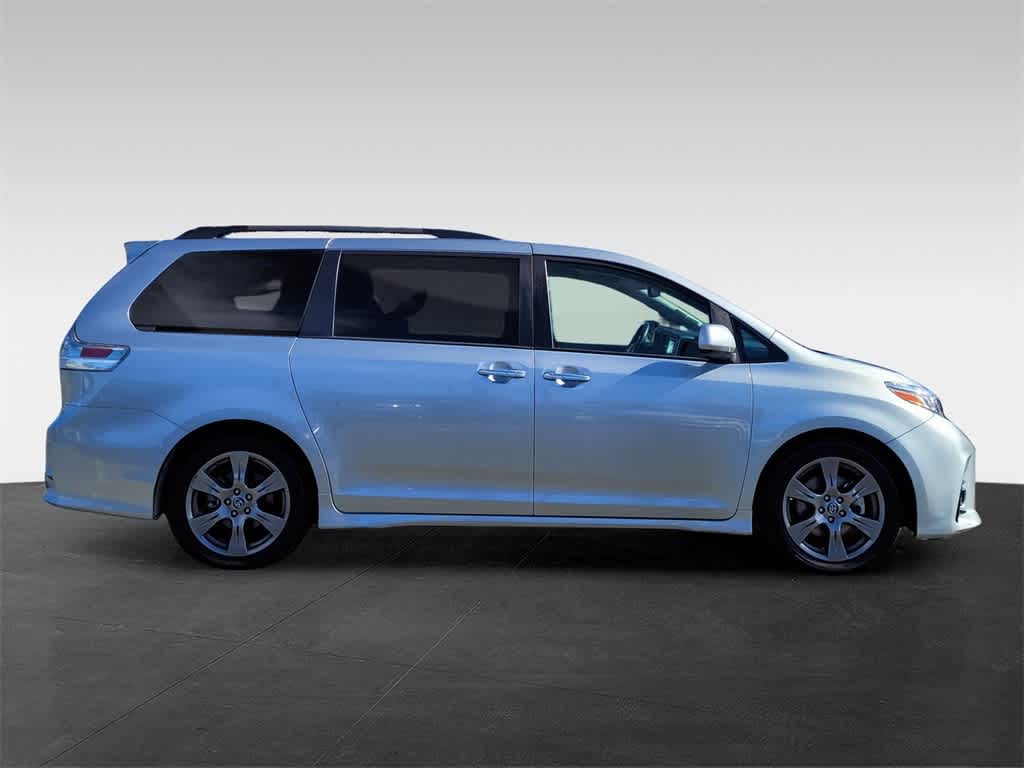 2019 Toyota Sienna SE Premium 7