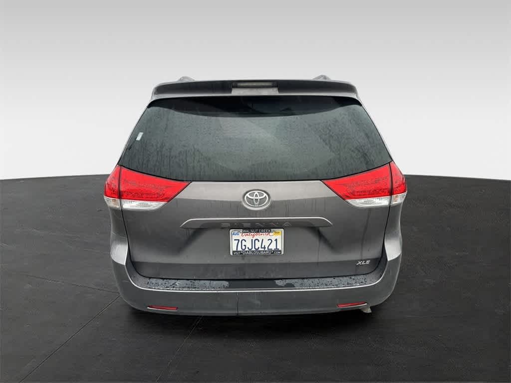 2014 Toyota Sienna XLE 5