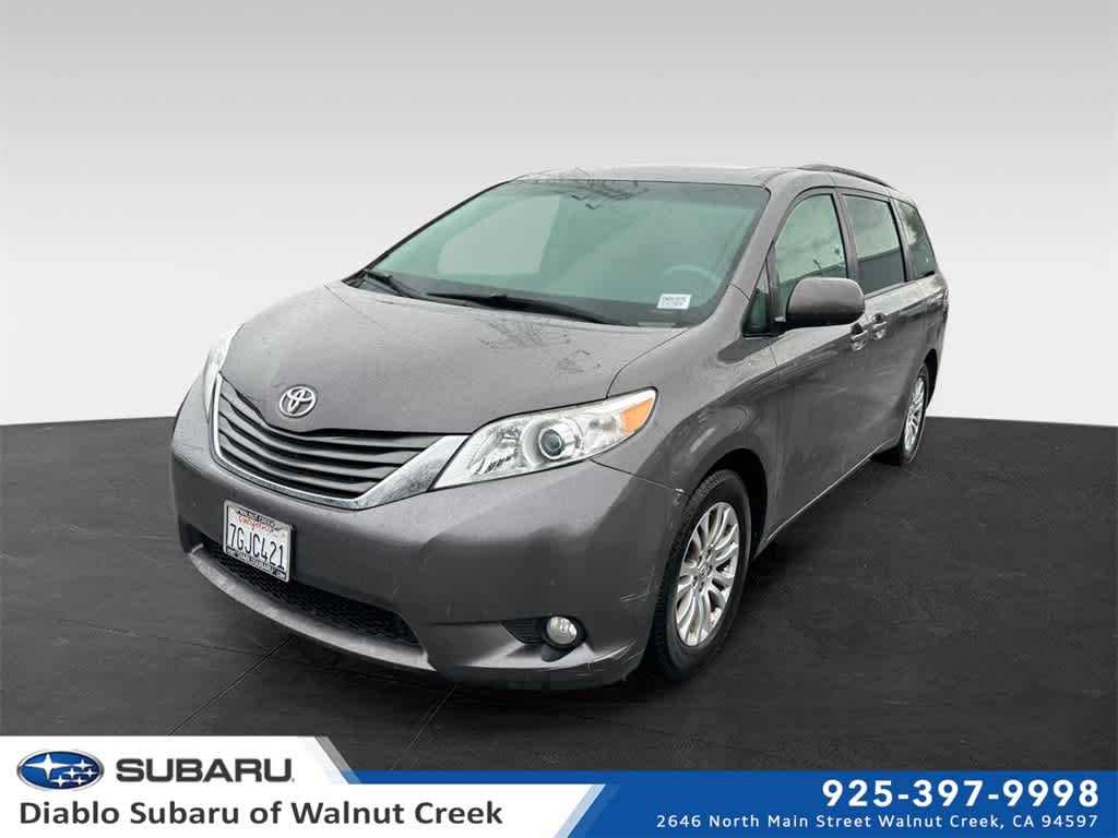 2014 Toyota Sienna XLE 1