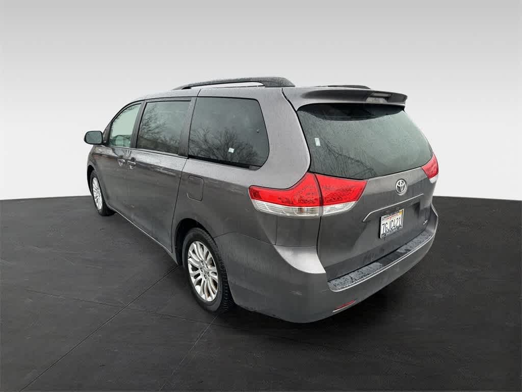 2014 Toyota Sienna XLE 4