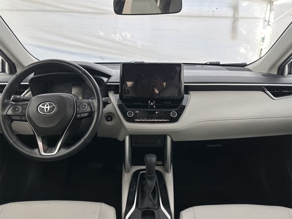 2023 Toyota Corolla Cross LE 10