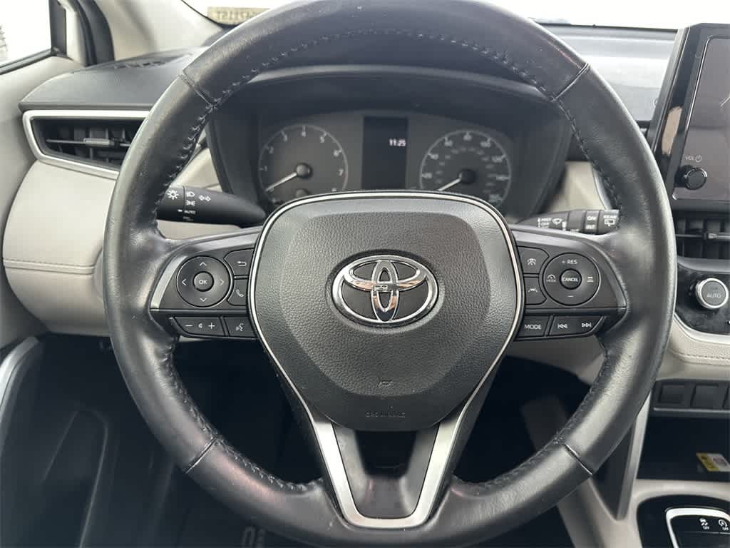 2023 Toyota Corolla Cross LE 15