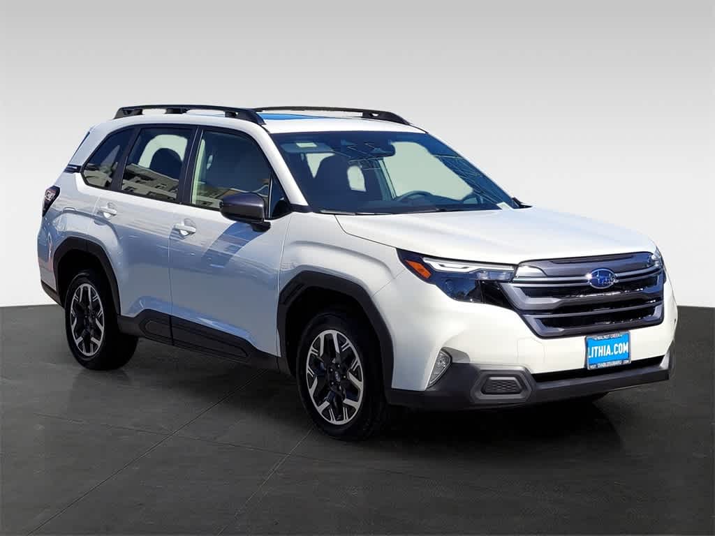 2025 Subaru Forester Premium 8