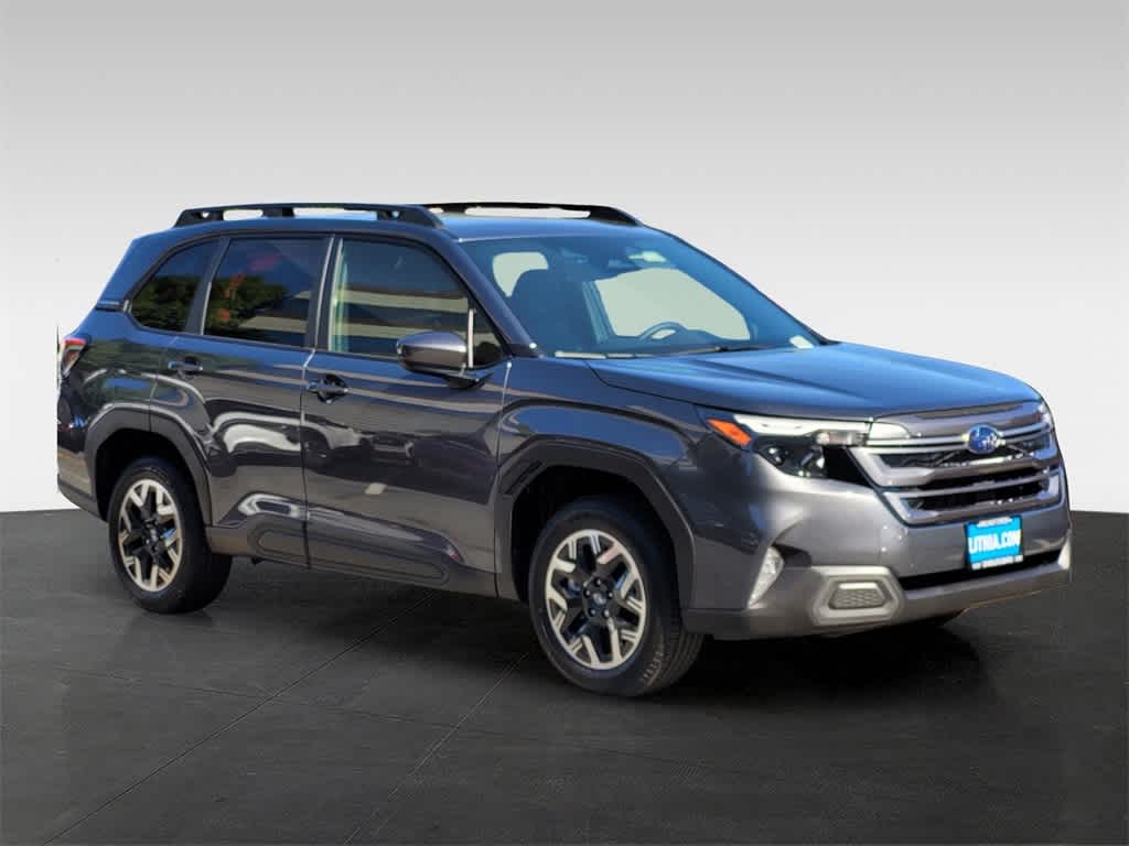 2025 Subaru Forester Premium 8