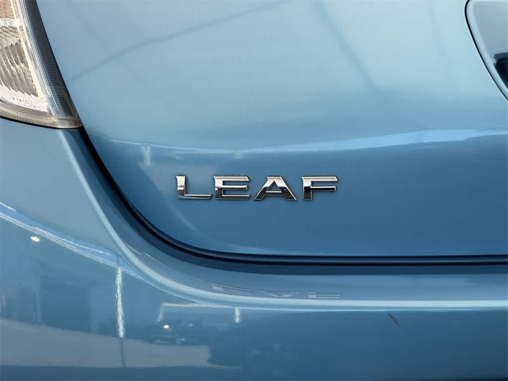 2011 Nissan LEAF SL 6