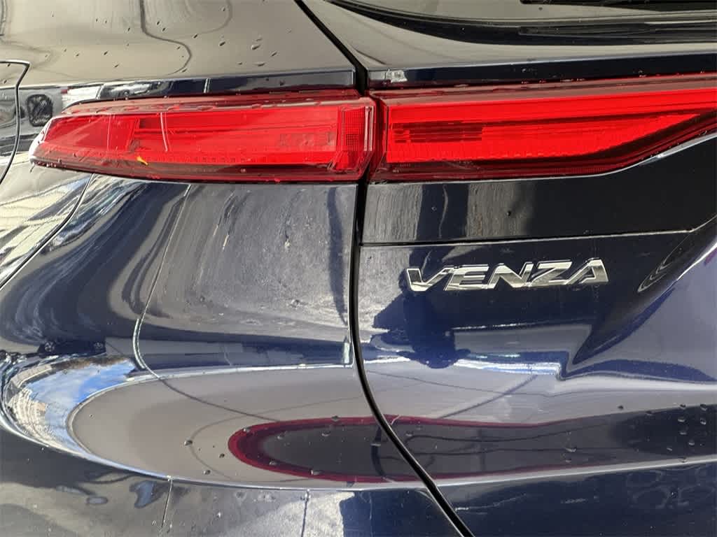 2021 Toyota Venza LE 7