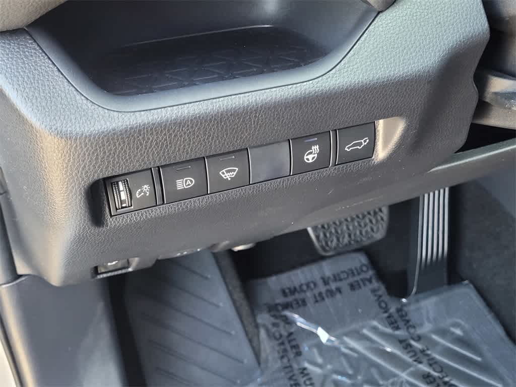 2019 Toyota RAV4 Hybrid XSE 18