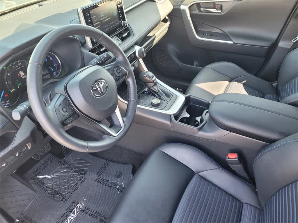 2019 Toyota RAV4 Hybrid XSE 19