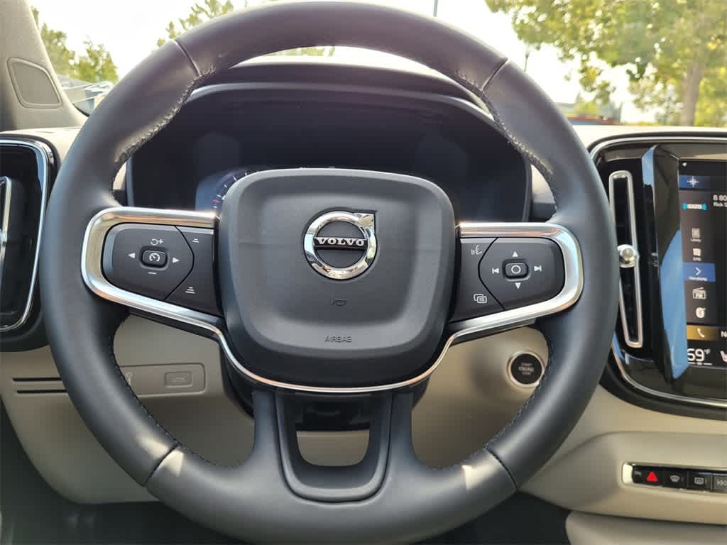 2022 Volvo XC40 Inscription 23