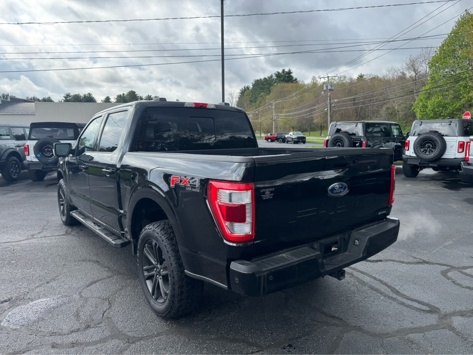 View vehicle photo 3