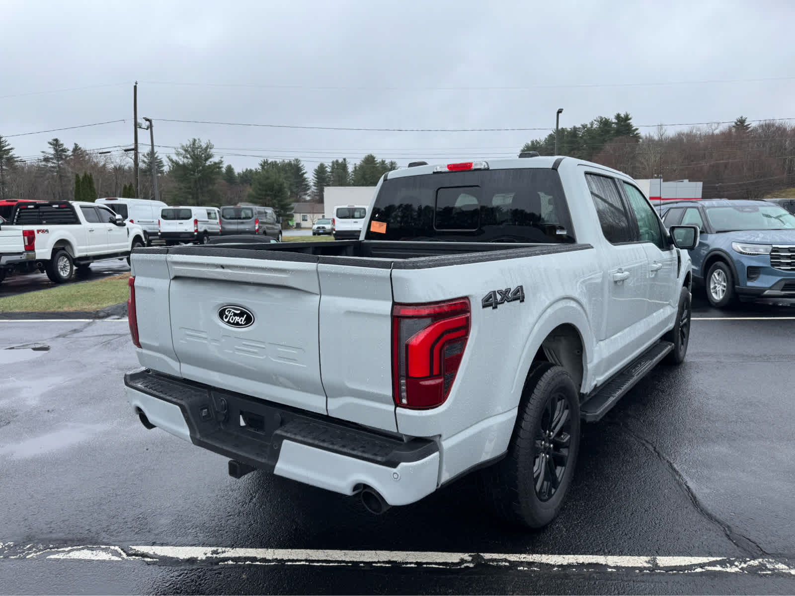 View vehicle photo 7