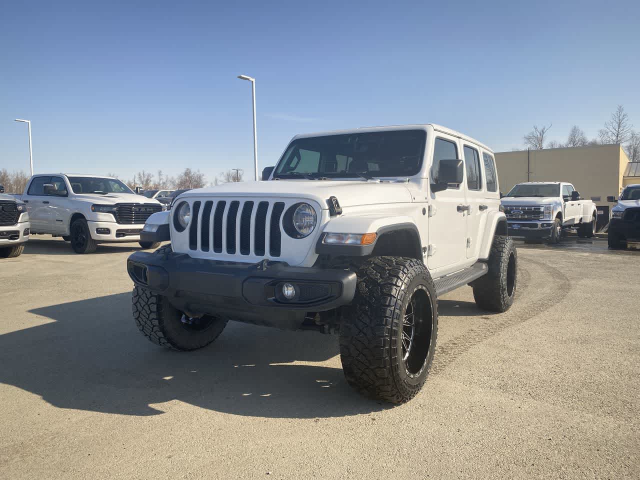 Bright White Clearcoat 2020 Jeep Wrangler Unlimited Sahara Altitude 4WD SUV / Crossover Four-Wheel Drive 6-Speed Manual