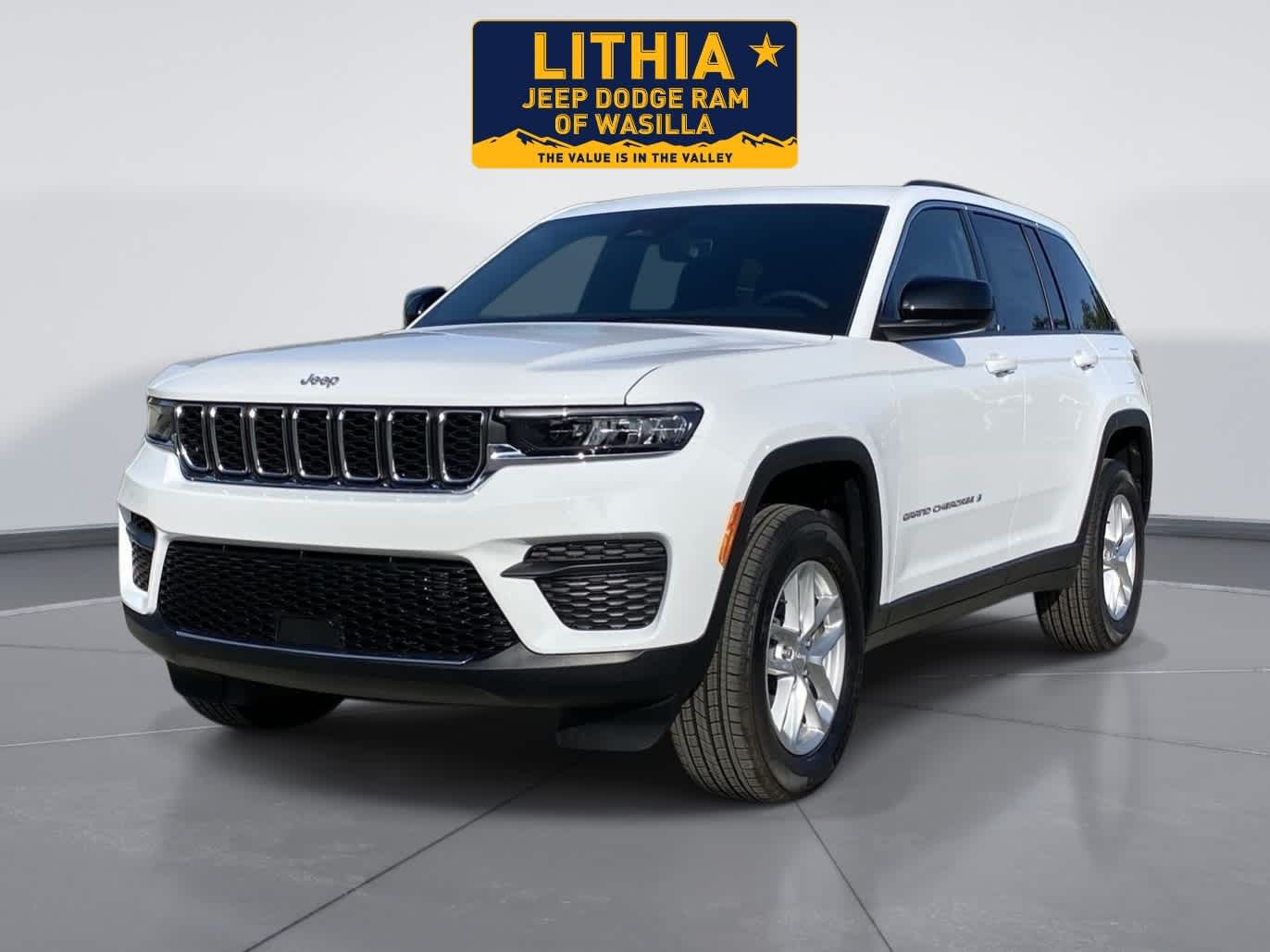 Bright White Clearcoat 2026 Jeep Grand Cherokee SUV / Crossover Four-Wheel Drive 8-Speed Automatic