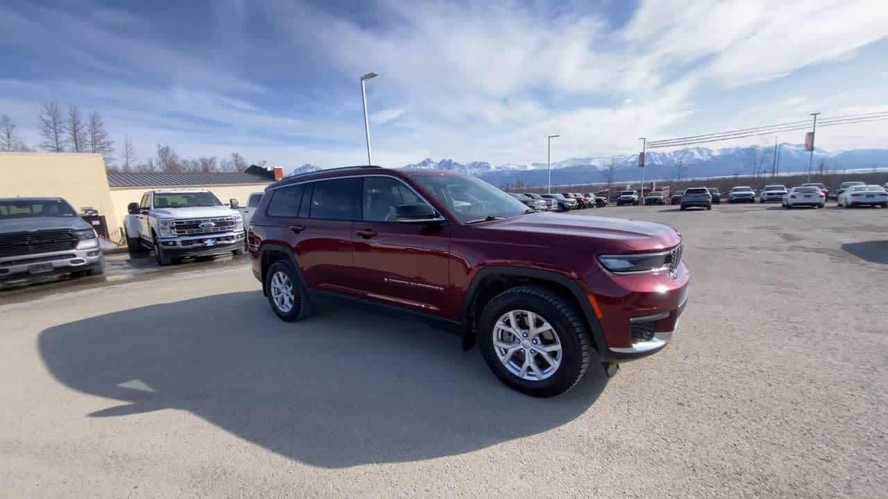 View vehicle photo 2