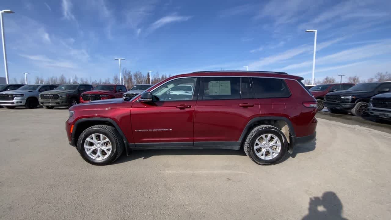 View vehicle photo 5