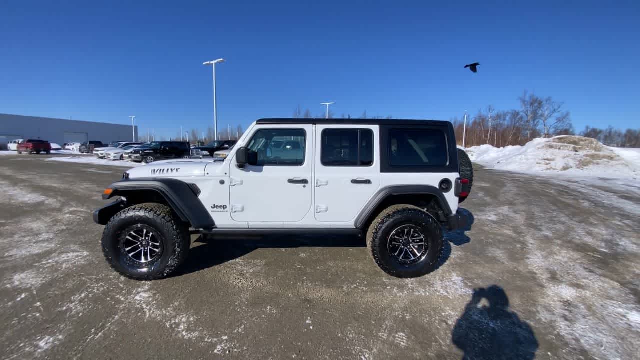 View vehicle photo 7