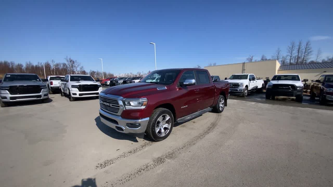 View vehicle photo 4