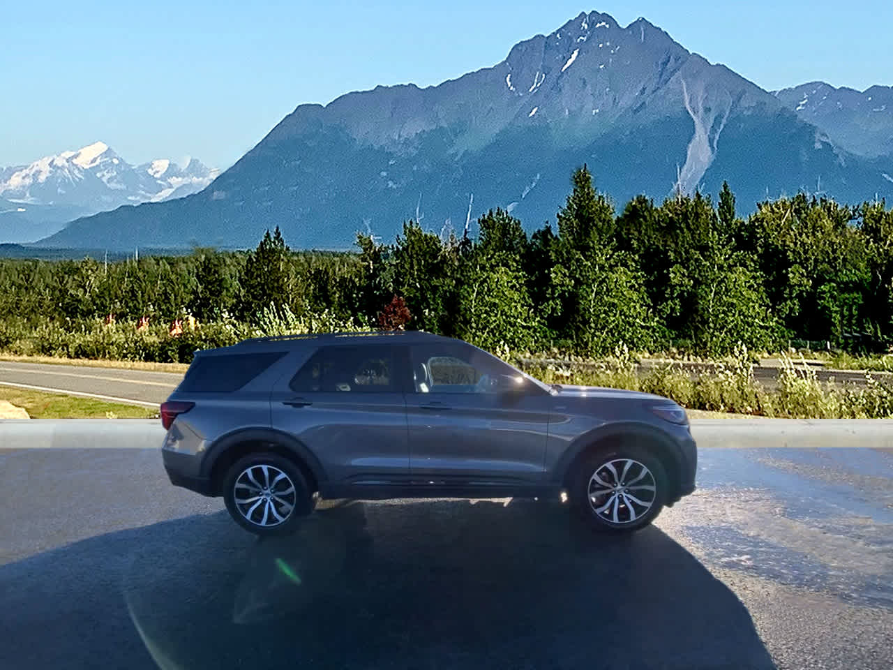 View vehicle photo 7