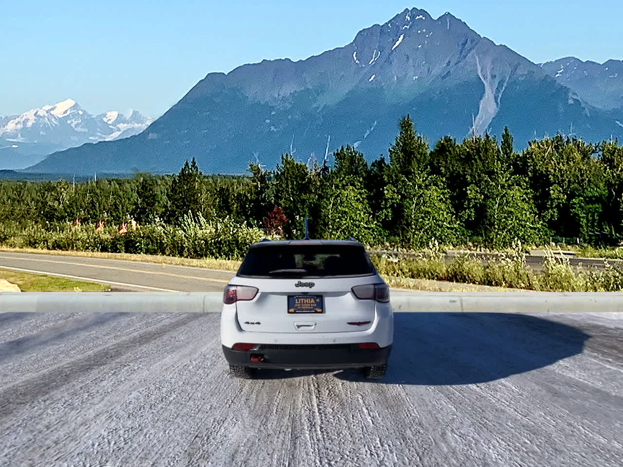 View vehicle photo 5