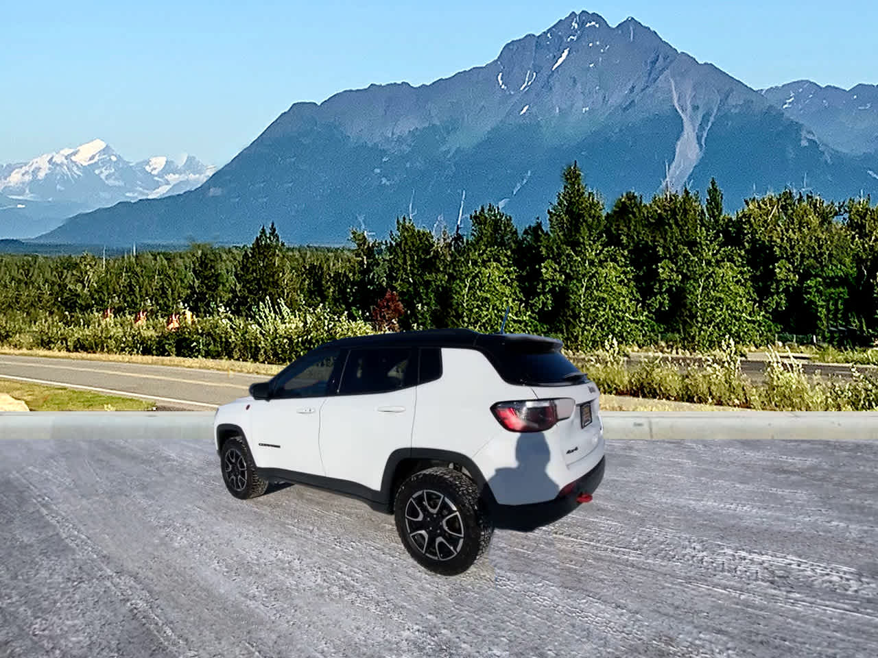 View vehicle photo 4