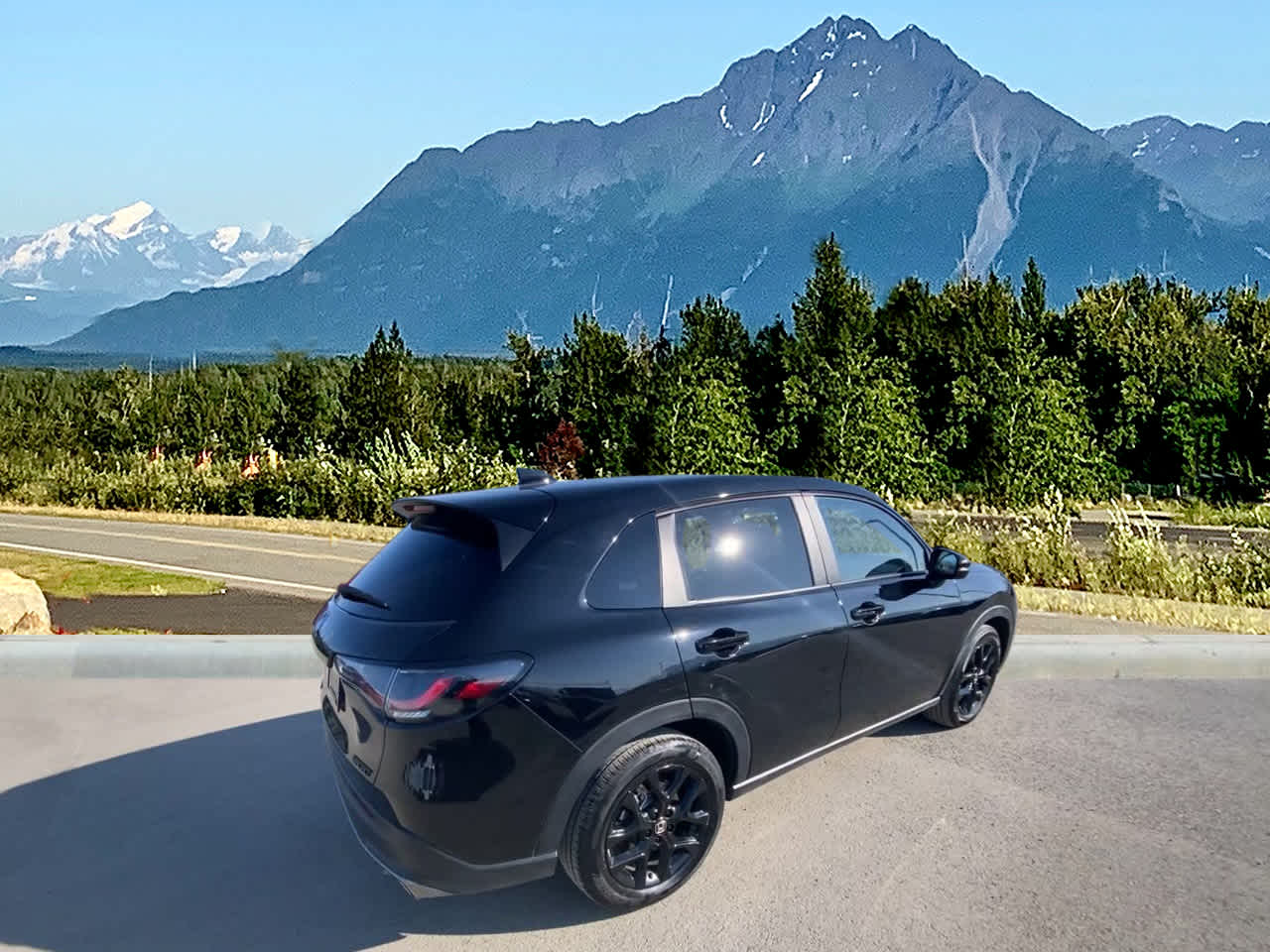 View vehicle photo 5