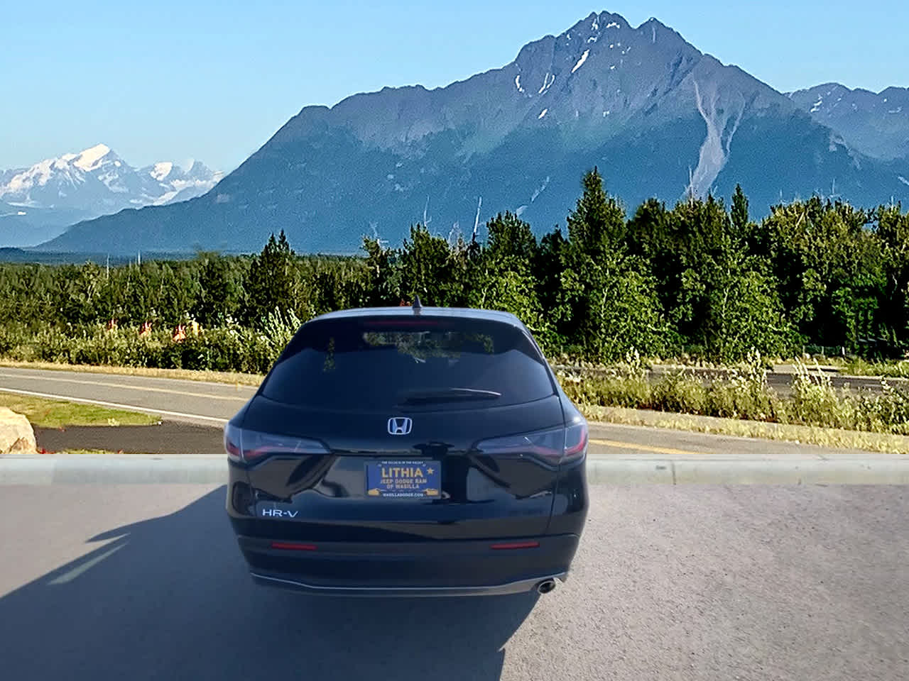 View vehicle photo 4