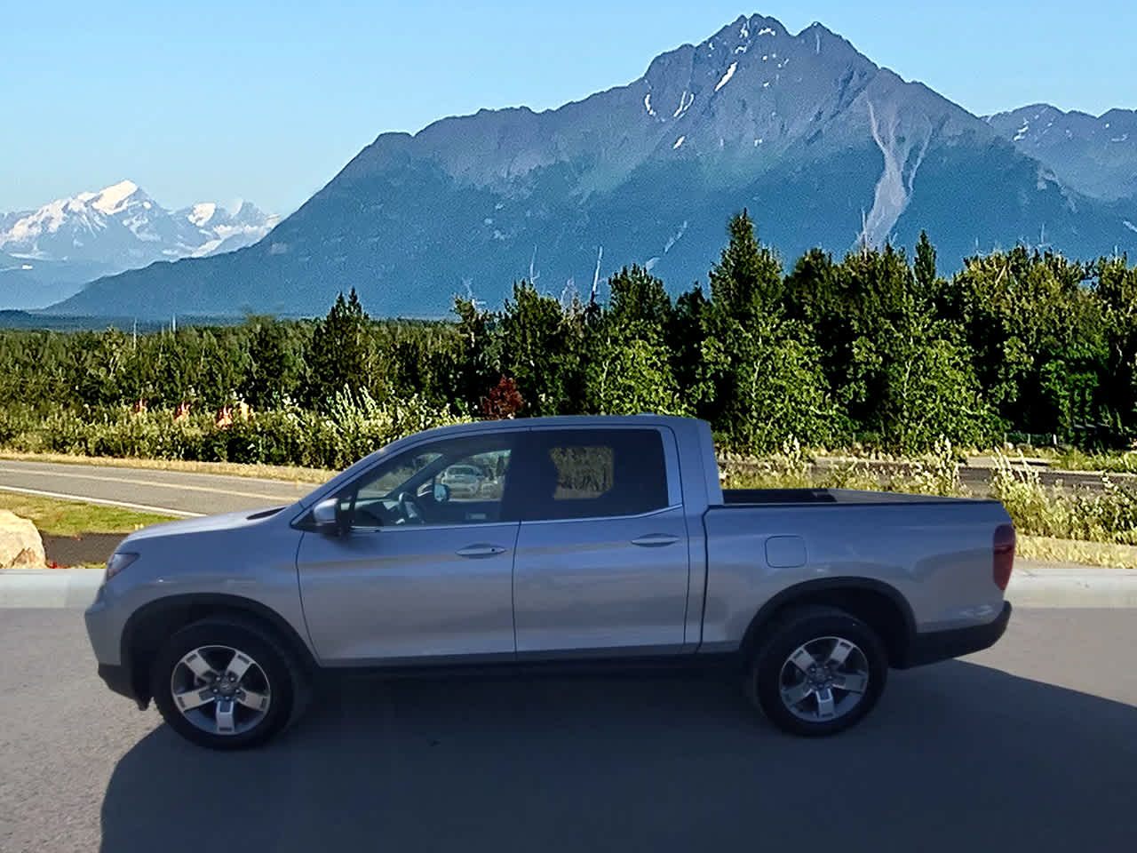 View vehicle photo 2