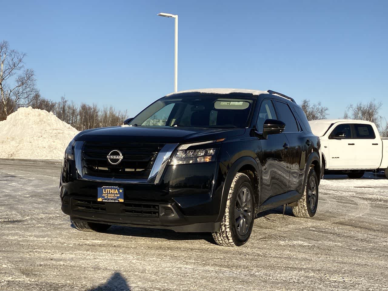 2025 Nissan Pathfinder SV 4WD