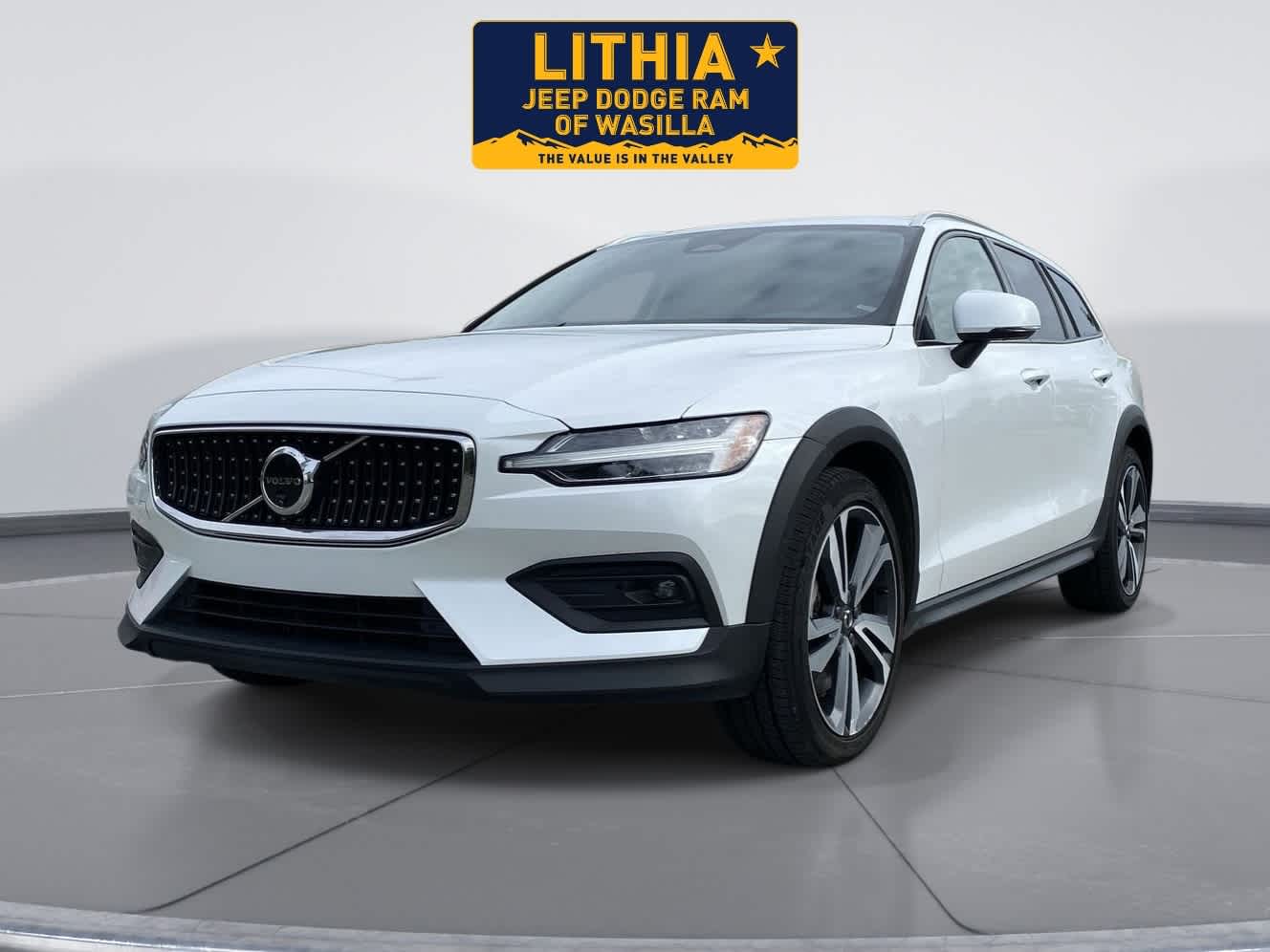 2025 Volvo V60 Cross Country