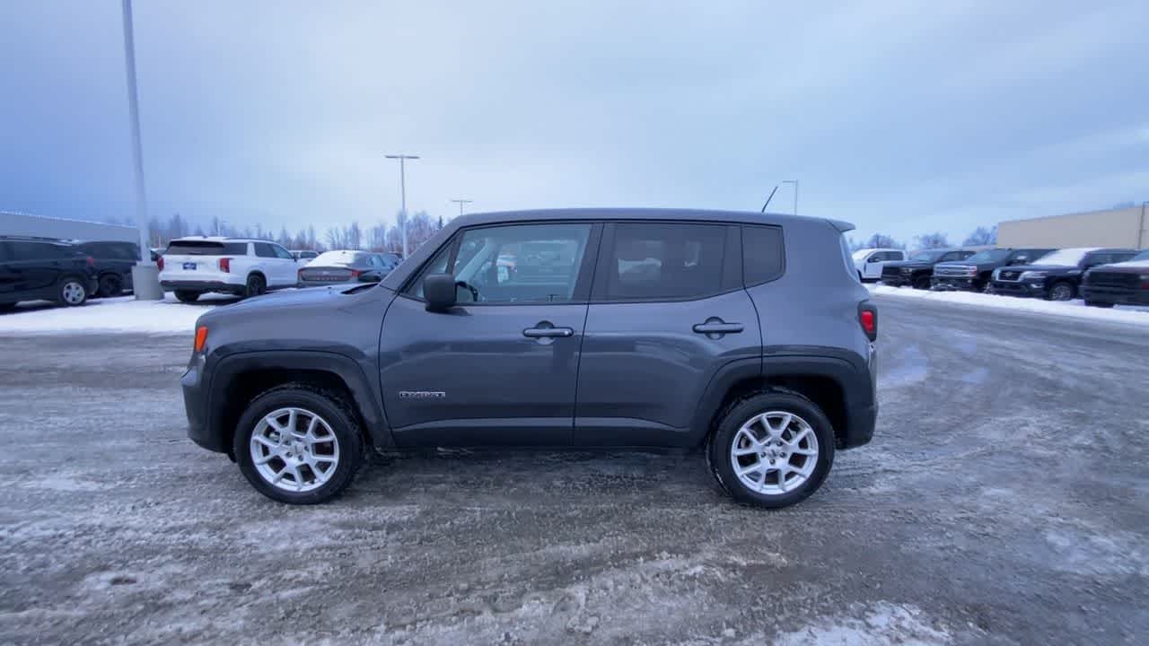 View vehicle photo 7