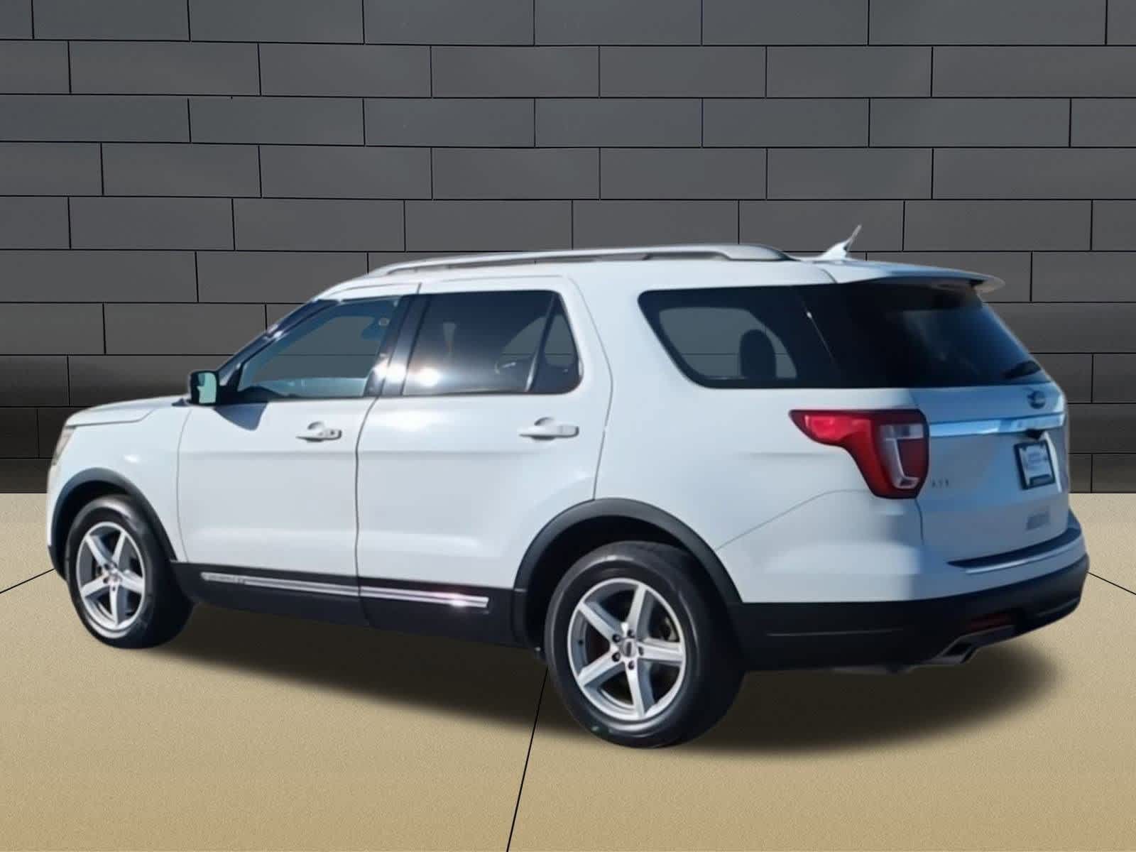 2018 Ford Explorer XLT 6