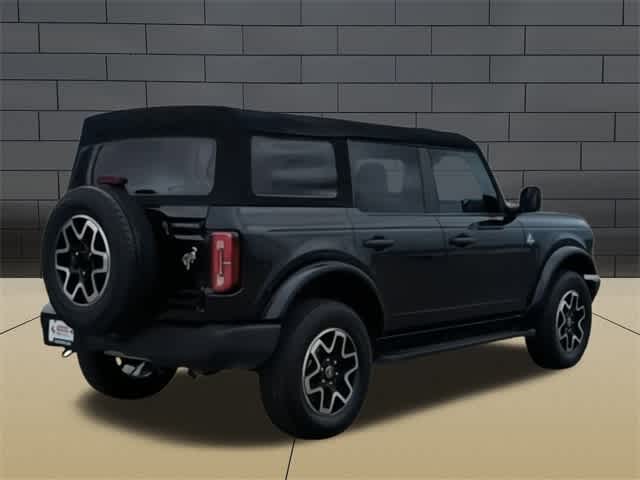 2022 Ford Bronco Outer Banks 8