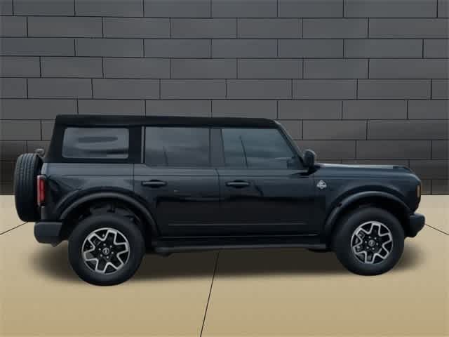 2022 Ford Bronco Outer Banks 9