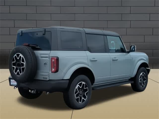 2024 Ford Bronco Outer Banks 8